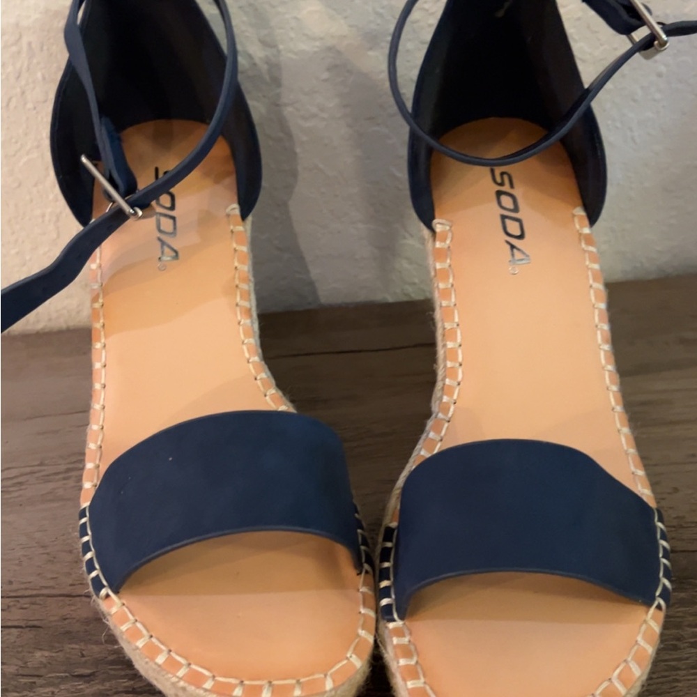 Soda Women's Navy Sandals